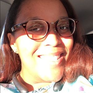 Meet your Posher, Iva